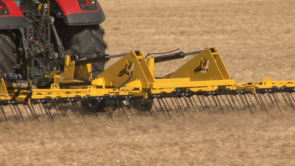 claydon straw harrow 4